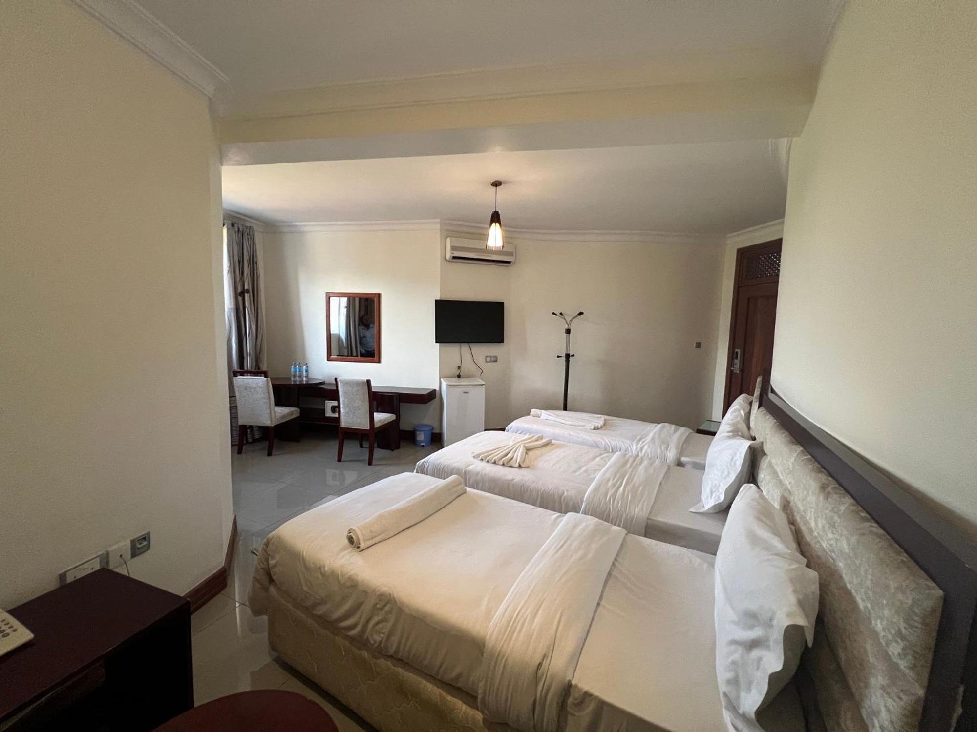 Nejobugg Palace Hotel Nkoanrua Dış mekan fotoğraf