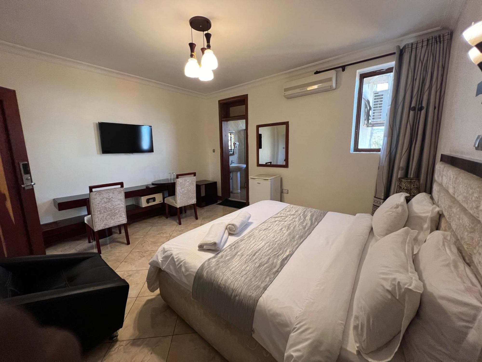 Nejobugg Palace Hotel Nkoanrua Dış mekan fotoğraf