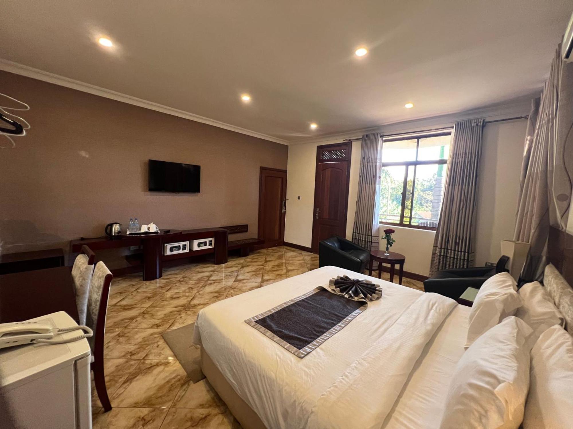 Nejobugg Palace Hotel Nkoanrua Dış mekan fotoğraf