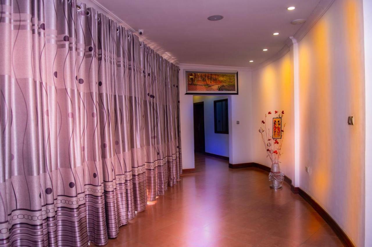 Nejobugg Palace Hotel Nkoanrua Dış mekan fotoğraf